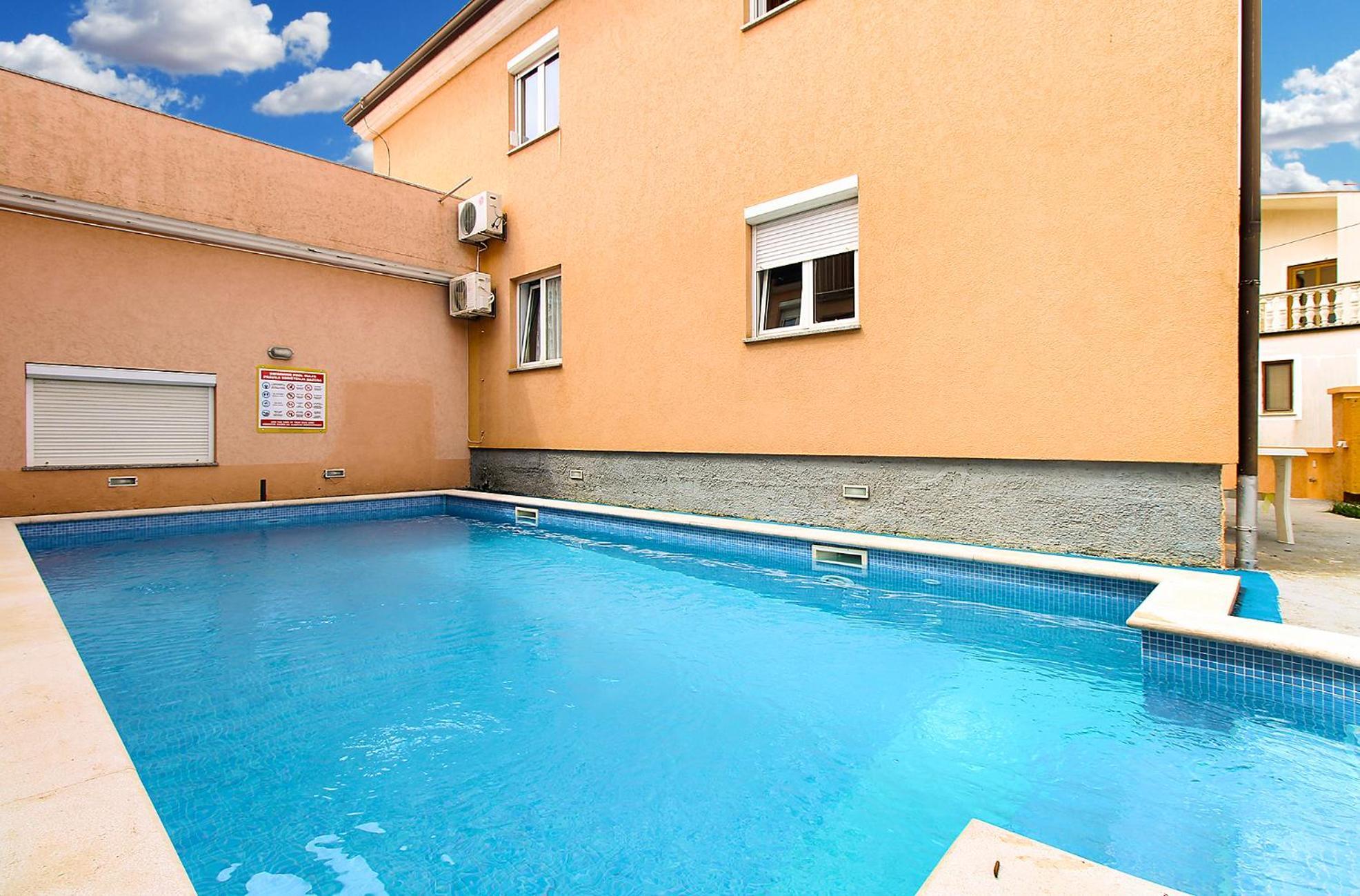 Apartments Edin 1359 Peroj Exterior foto