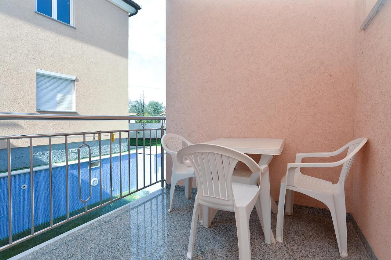 Apartments Edin 1359 Peroj Exterior foto